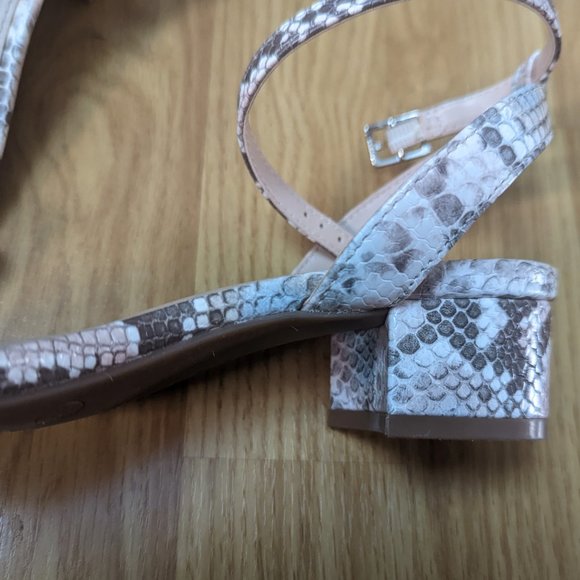 Kelly & Katie Women's snake print sandals- size 6.5 gently used - Picture 3 of 5